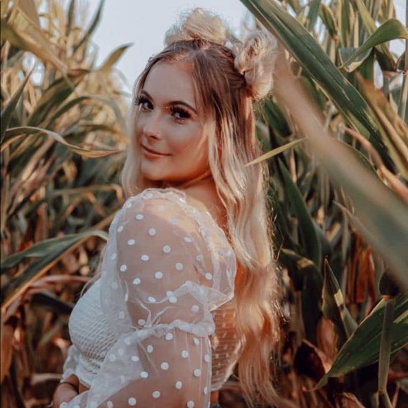 Meet your Posher, Haley - Picture 4 of 9